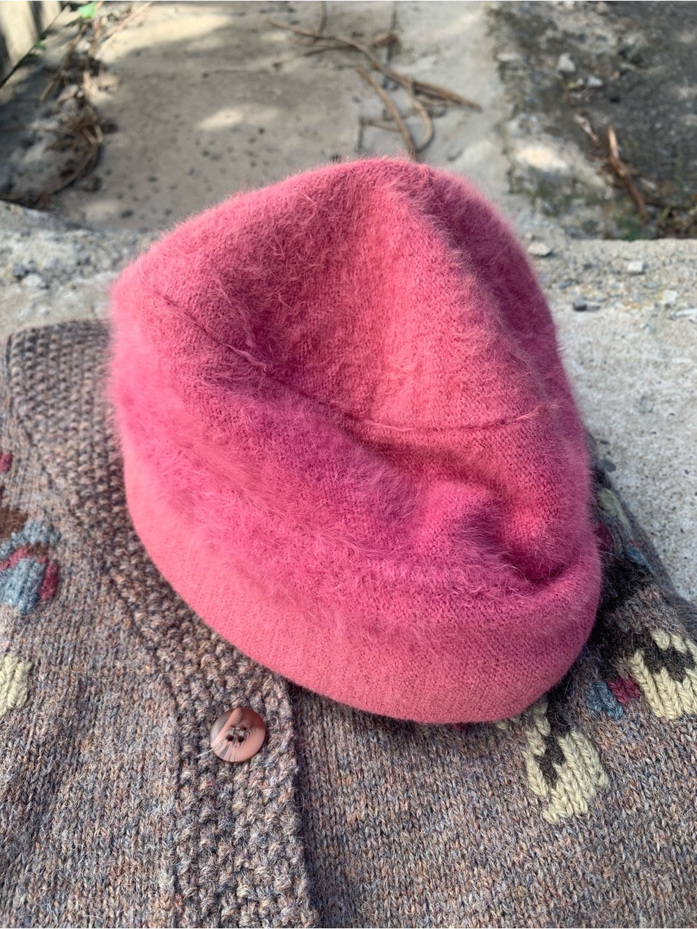 Angora Rabbit hair- VTG L'Hiver en Folie- Pink Knit Beanie Hat Canada One Size